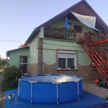 Etus Vendeghaz Villa Balatonfenyves Buitenkant foto