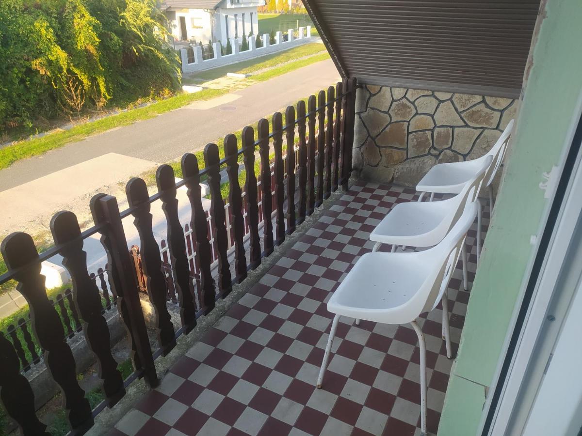 Etus Vendeghaz Villa Balatonfenyves Buitenkant foto