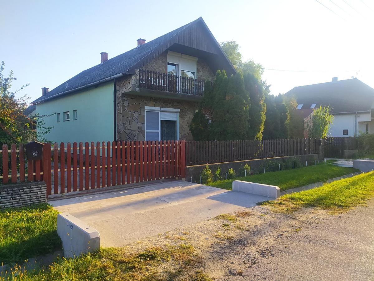 Etus Vendeghaz Villa Balatonfenyves Buitenkant foto