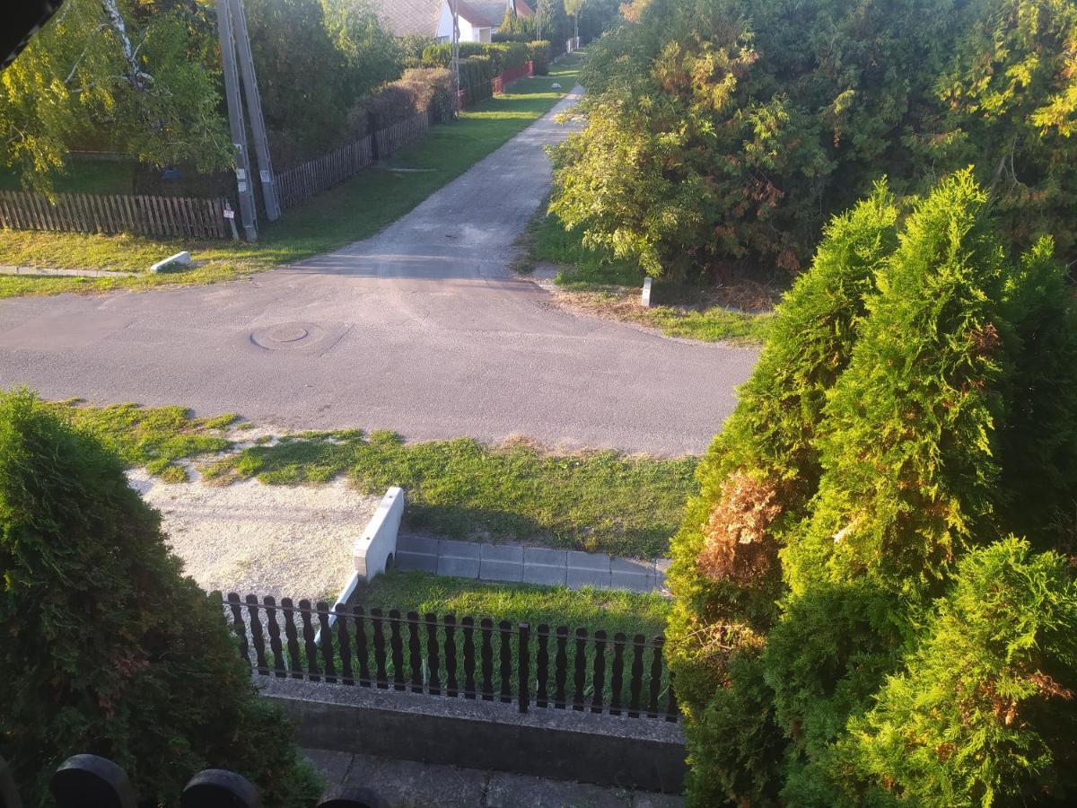 Etus Vendeghaz Villa Balatonfenyves Buitenkant foto