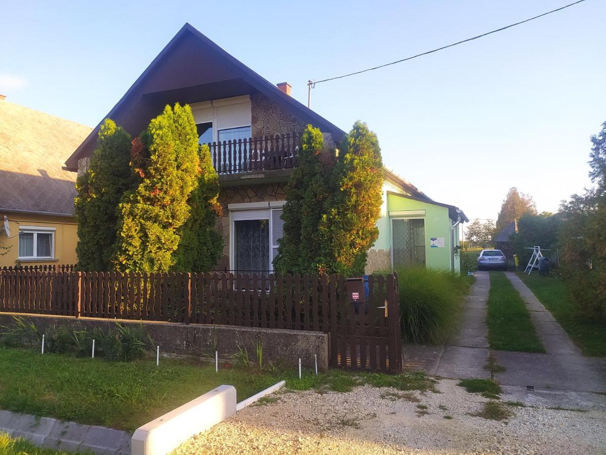 Etus Vendeghaz Villa Balatonfenyves Buitenkant foto