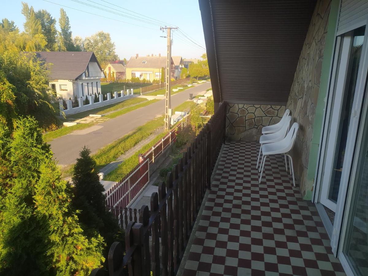 Etus Vendeghaz Villa Balatonfenyves Buitenkant foto