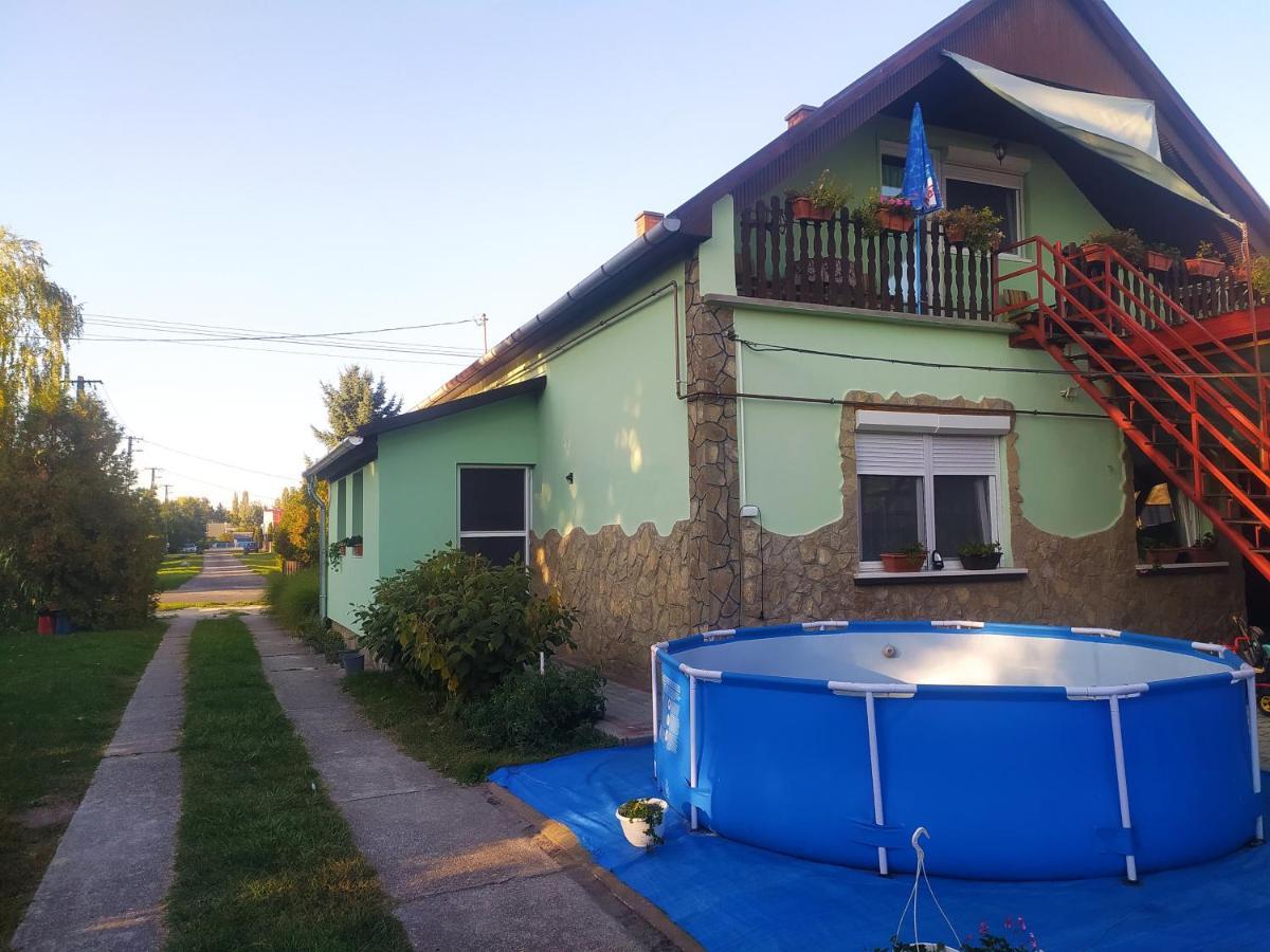 Etus Vendeghaz Villa Balatonfenyves Buitenkant foto