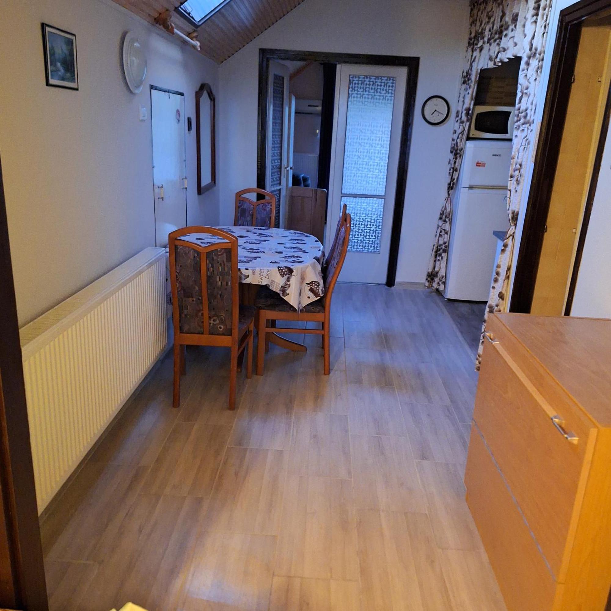 Etus Vendeghaz Villa Balatonfenyves Buitenkant foto